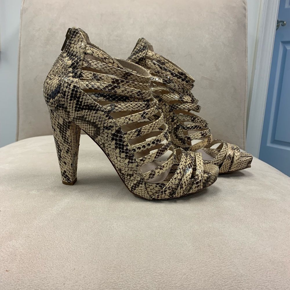 Loeffler Randall Strappy Snake Heels sz 7-1/2